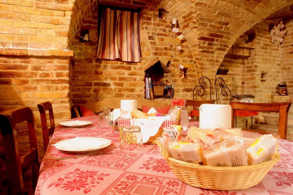 B&B La Torretta Sul Borgo Grottammare Bagian luar foto