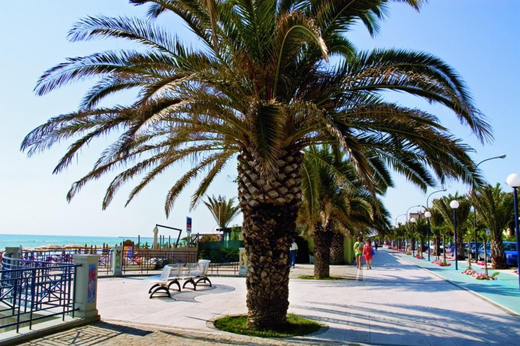 B&B La Torretta Sul Borgo Grottammare Bagian luar foto