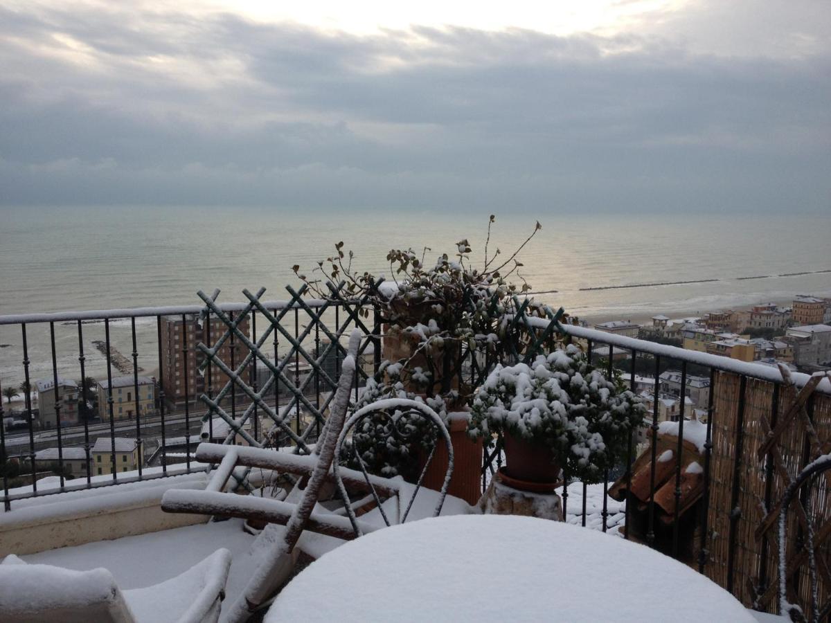 B&B La Torretta Sul Borgo Grottammare Bagian luar foto
