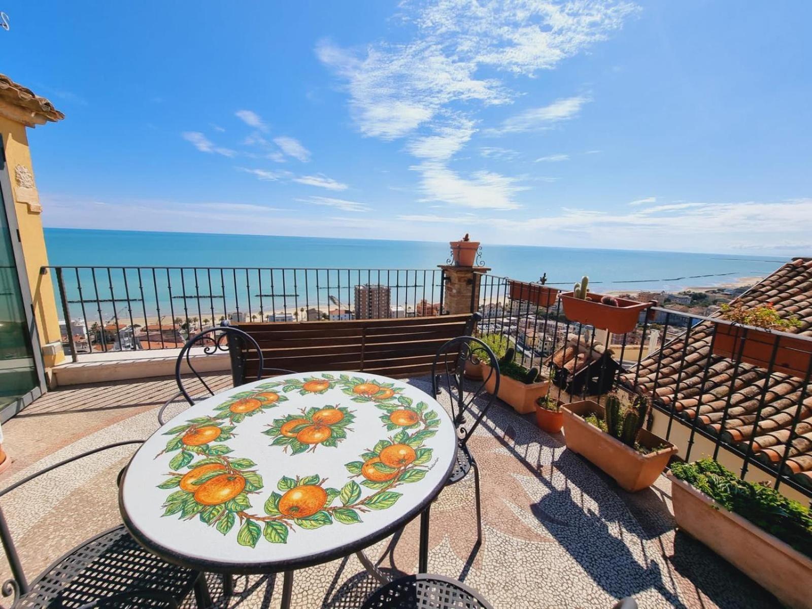 B&B La Torretta Sul Borgo Grottammare Bagian luar foto